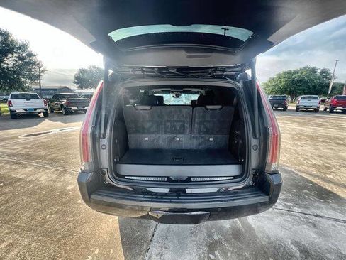 Used 2019 Cadillac Escalade Platinum AWD/4WD image 25