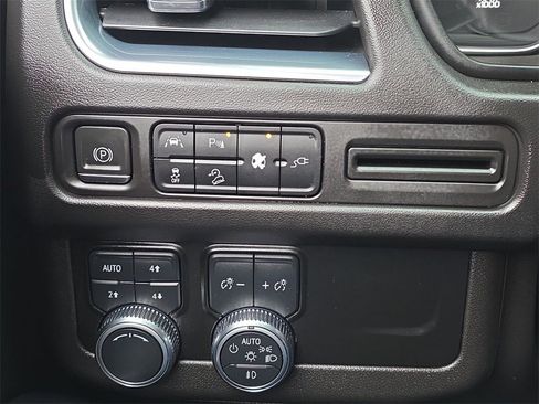 Certified 2021 GMC Yukon XL AT4 image 18