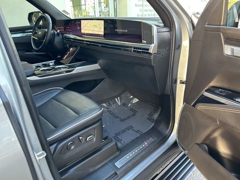 Used 2025 Cadillac Escalade ESV Premium Luxury w/ Touring Package image 30