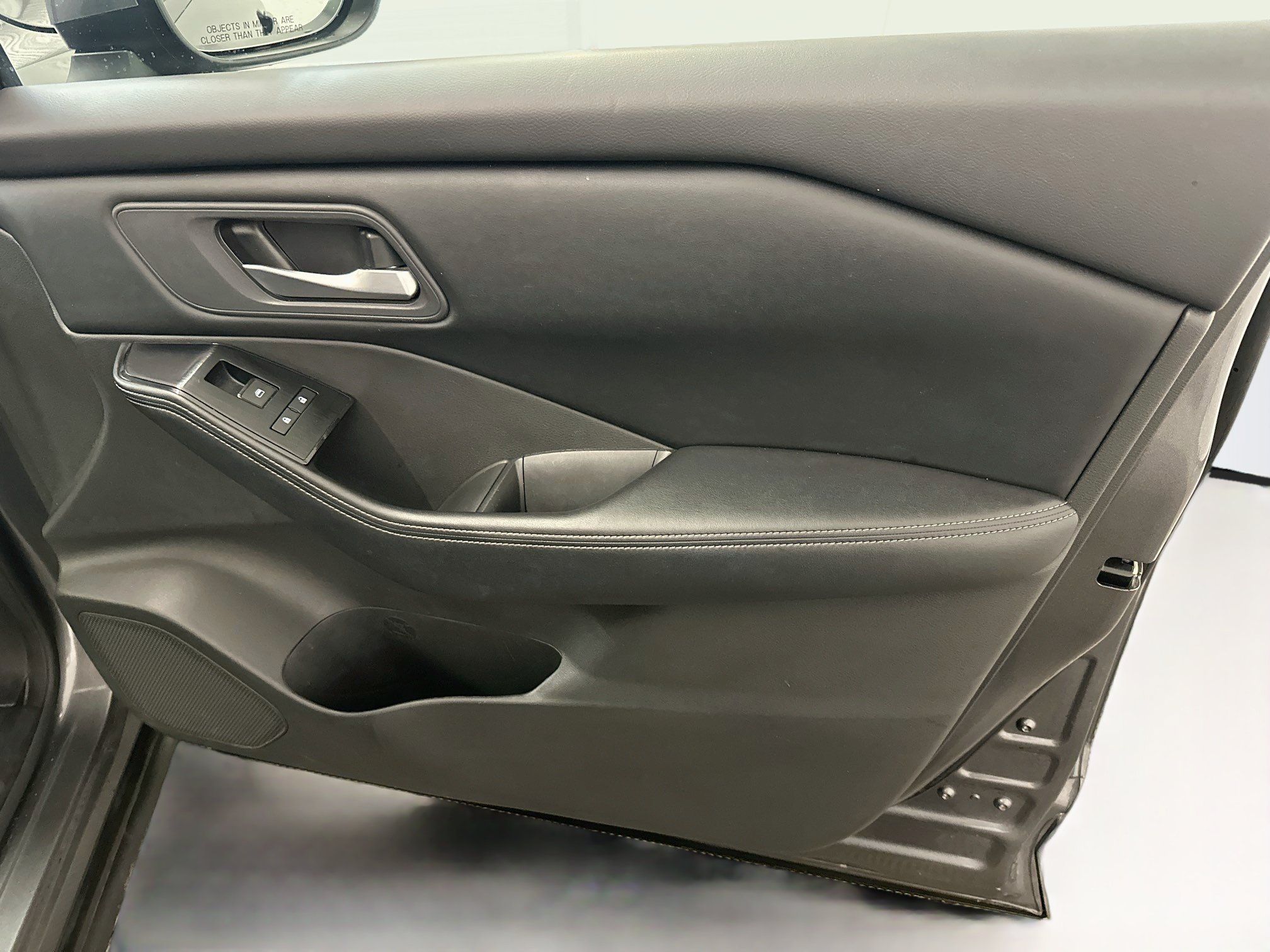 Used 2025 Nissan Rogue SV AWD/4WD image 33