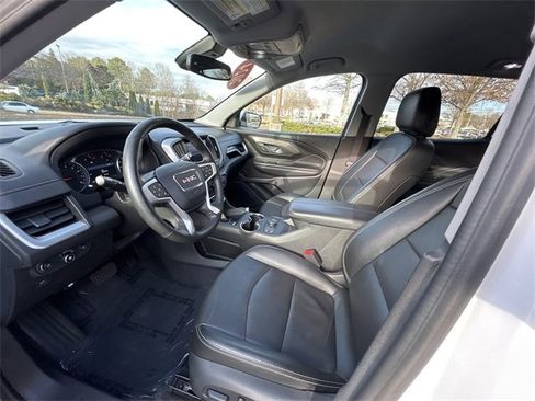 Used 2024 GMC Terrain SLT image 15