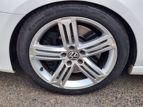 Used 2013 Volkswagen Golf R 4-Door AWD/4WD image 9