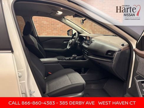 Certified 2023 Nissan Rogue SV image 33