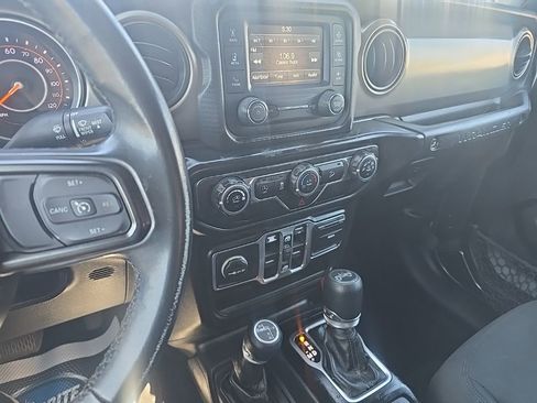 Used 2018 Jeep Wrangler Unlimited Sport S image 15