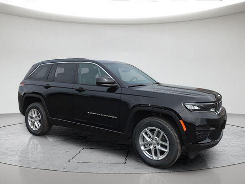 New 2026 Jeep Grand Cherokee Laredo AWD/4WD image 1