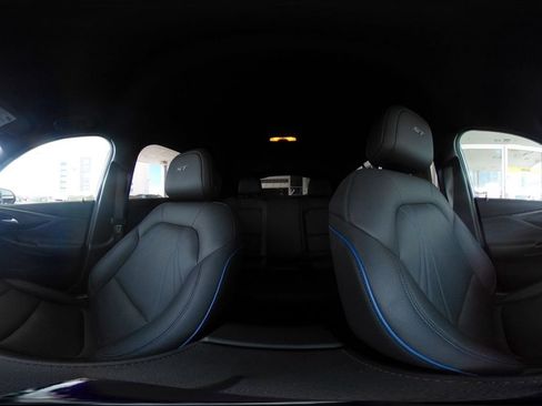 Used 2025 Buick Envista Sport Touring image 42