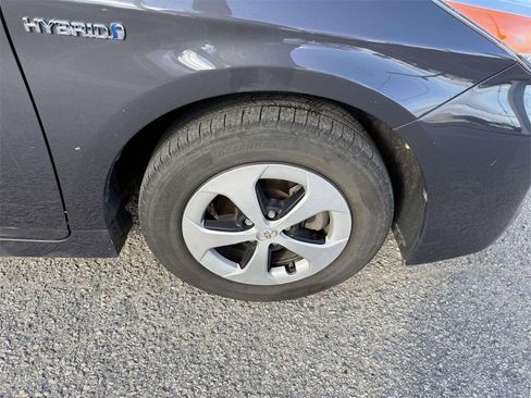Used 2014 Toyota Prius Two image 9