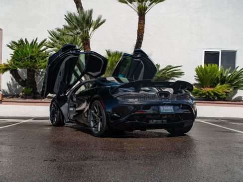 Used 2024 McLaren 750S image 21