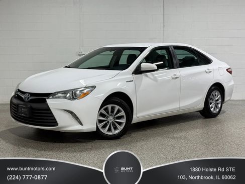 Used 2015 Toyota Camry LE FWD image 1