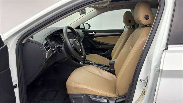 Used 2020 Volkswagen Jetta SE w/ SE Cold Weather Package FWD image 14
