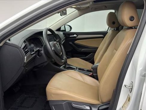 Used 2020 Volkswagen Jetta SE w/ SE Cold Weather Package FWD image 14