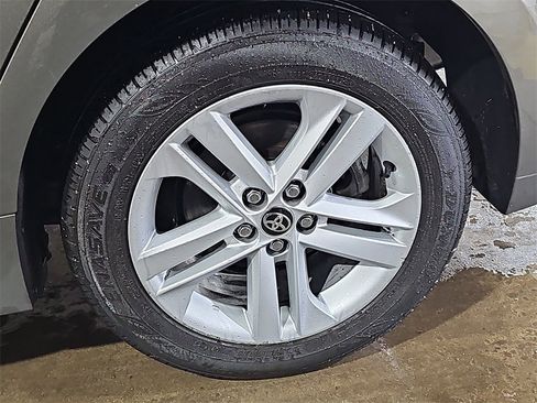 Used 2020 Toyota Corolla SE image 37