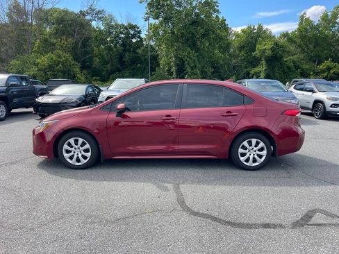 Used 2024 Toyota Corolla LE FWD image 2