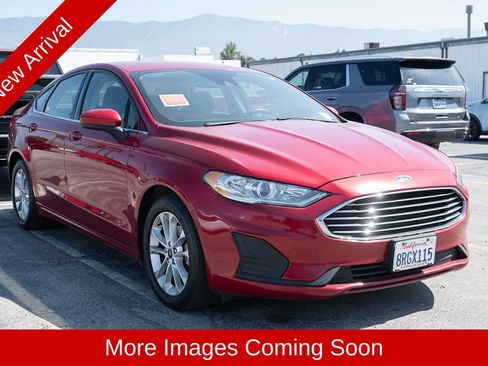 Used 2020 Ford Fusion SE FWD image 1