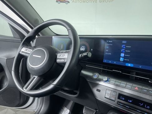Used 2025 Hyundai Kona SEL image 28