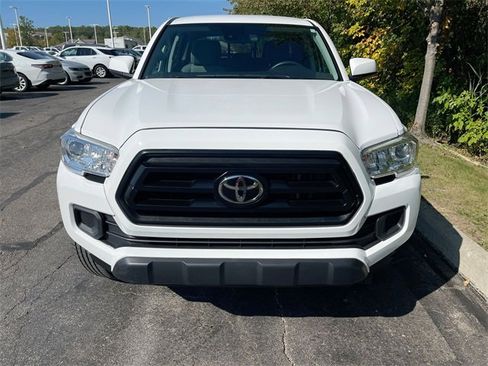 Used 2020 Toyota Tacoma SR image 27