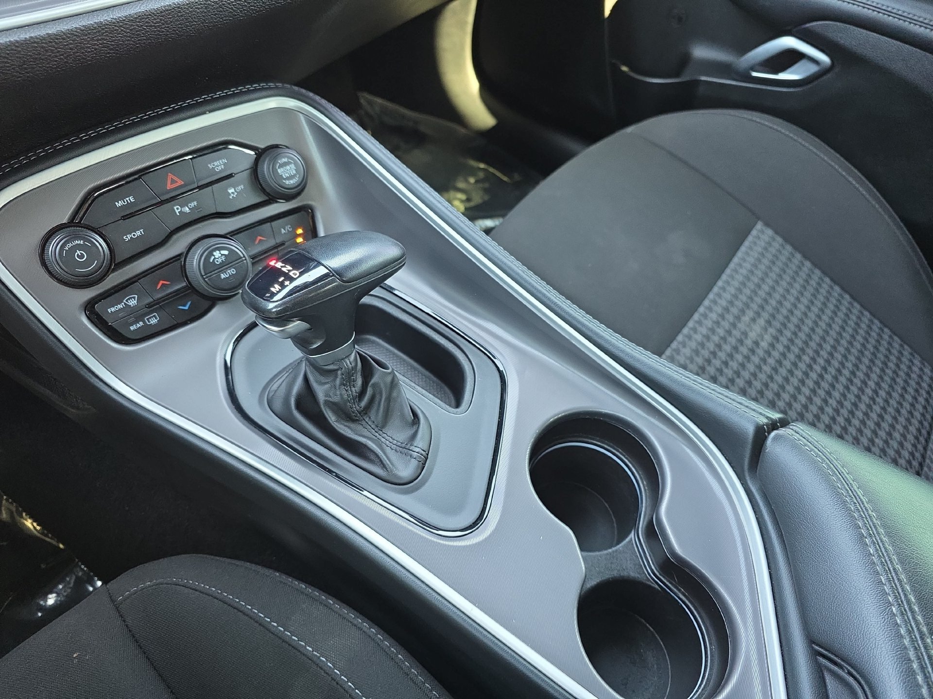 Used 2022 Dodge Challenger R/T RWD image 24