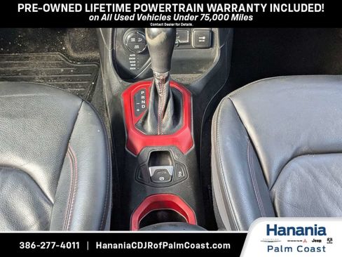 Used 2016 Jeep Renegade Trailhawk w/ Premium Trailhawk Package AWD/4WD image 19
