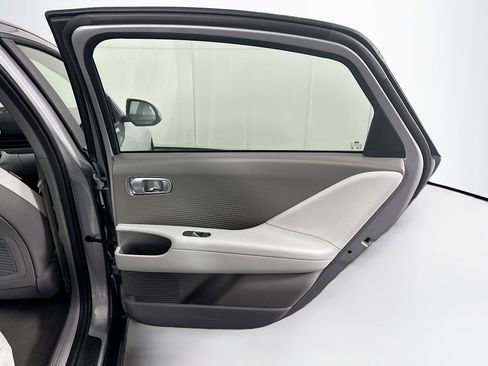 Used 2024 Hyundai Ioniq 6 SEL RWD image 31