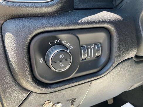Used 2022 RAM 2500 Laramie AWD/4WD image 16