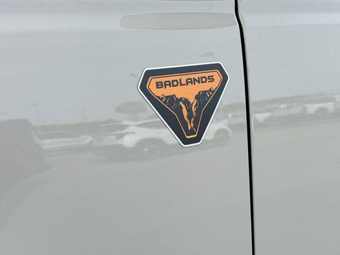 New 2025 Ford Bronco Badlands image 10