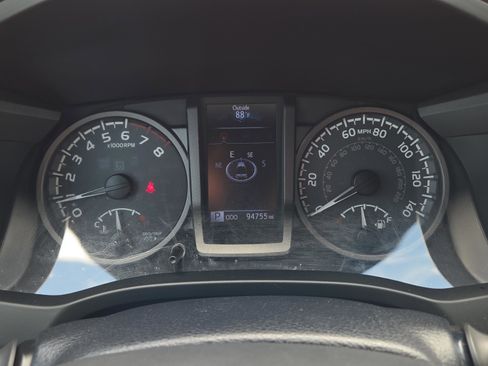 Used 2016 Toyota Tacoma TRD Off-Road w/ Towing Package AWD/4WD image 26