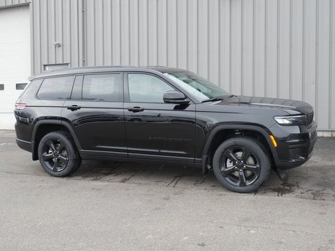 New 2025 Jeep Grand Cherokee L Altitude image 9