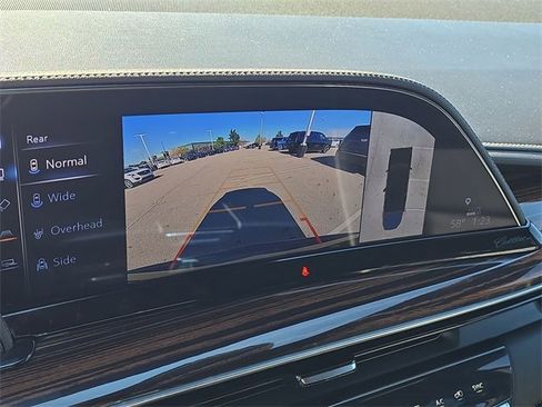 Certified 2022 Cadillac Escalade Premium Luxury image 15