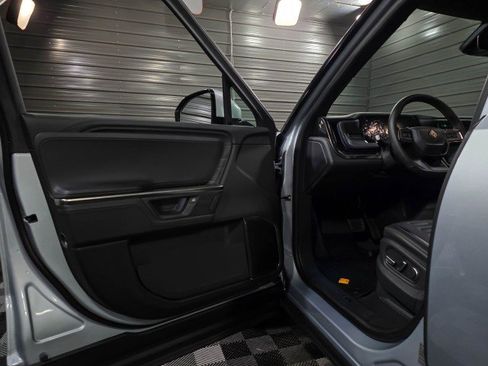 Used 2025 Rivian R1T Adventure image 37