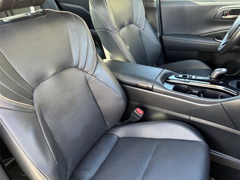 Certified 2025 Toyota Crown XLE image 13