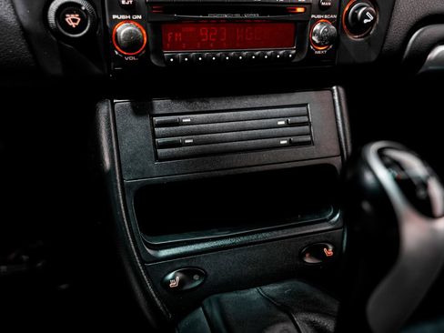 Used 2004 Porsche 911 Carrera RWD image 13