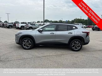 New 2025 Chevrolet Trax LT w/ Driver Confidence Package video 2