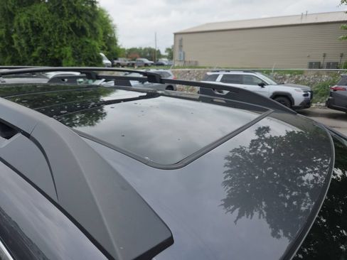 Used 2021 Subaru Ascent Touring w/ Popular Package #2 AWD/4WD image 3