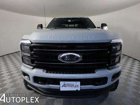 Used 2025 Ford F250 Platinum image 2