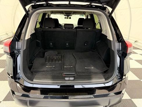 Used 2025 Nissan Rogue SV image 4