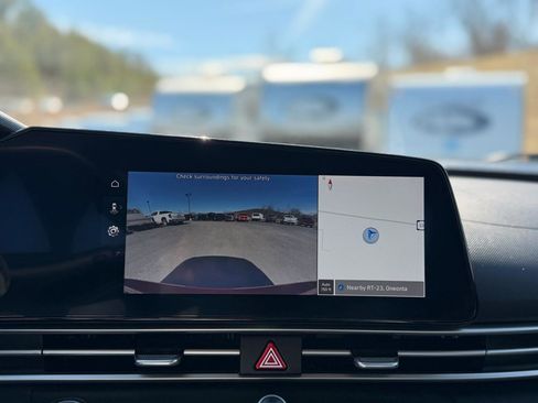 Used 2023 Hyundai Elantra SEL w/ Convenience Package image 19