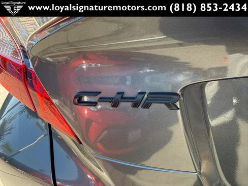 Used 2020 Toyota C-HR XLE FWD image 8