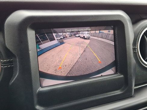 Used 2020 Jeep Wrangler Unlimited Sahara w/ Cold Weather Group image 20