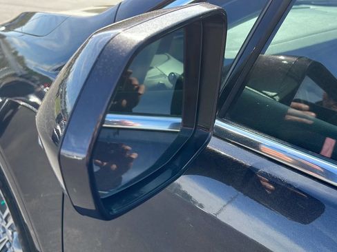 Used 2018 Cadillac XT5 Luxury w/ Driver Awareness Package FWD image 20
