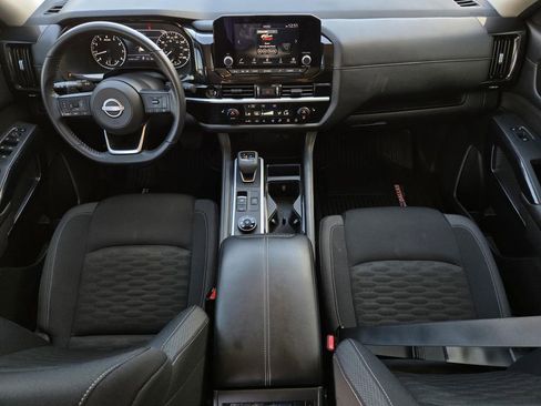 Used 2025 Nissan Pathfinder SV image 15