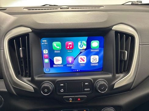 Used 2024 GMC Terrain SLT image 34