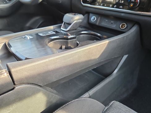 Used 2021 Nissan Rogue SV image 33