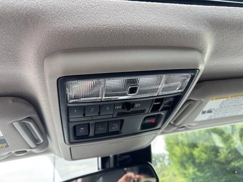 Used 2020 Toyota 4Runner SR5 Premium w/ Moonroof Package AWD/4WD image 19