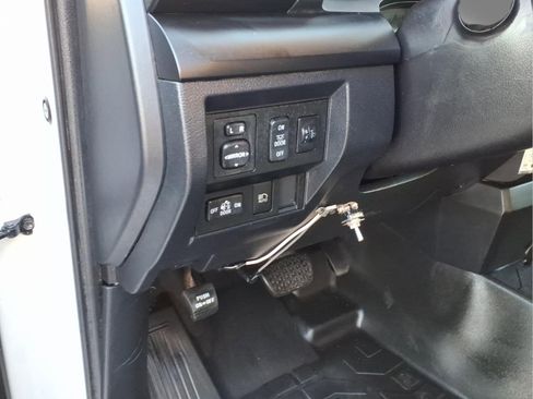 Used 2019 Toyota Tundra SR image 16