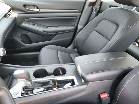 Used 2022 Nissan Altima 2.5 S FWD image 16