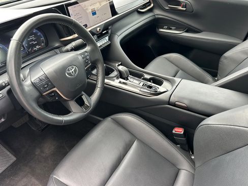 Certified 2024 Toyota Crown XLE image 9