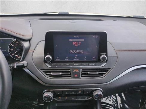 Used 2020 Nissan Altima 2.5 SR w/ Premium Package image 14