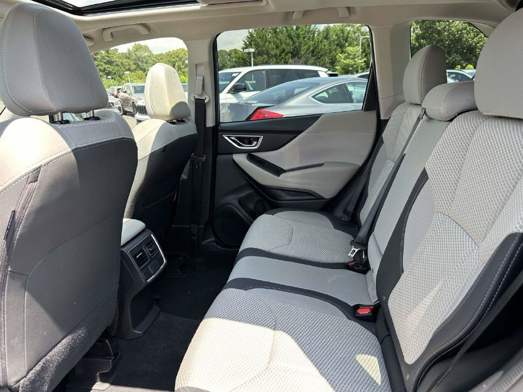 Used 2021 Subaru Forester Premium AWD/4WD image 9