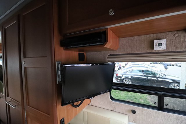 Used 2014 Mercedes-Benz Sprinter 3500 image 46