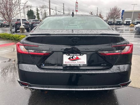 Used 2026 Toyota Camry Hybrid image 4